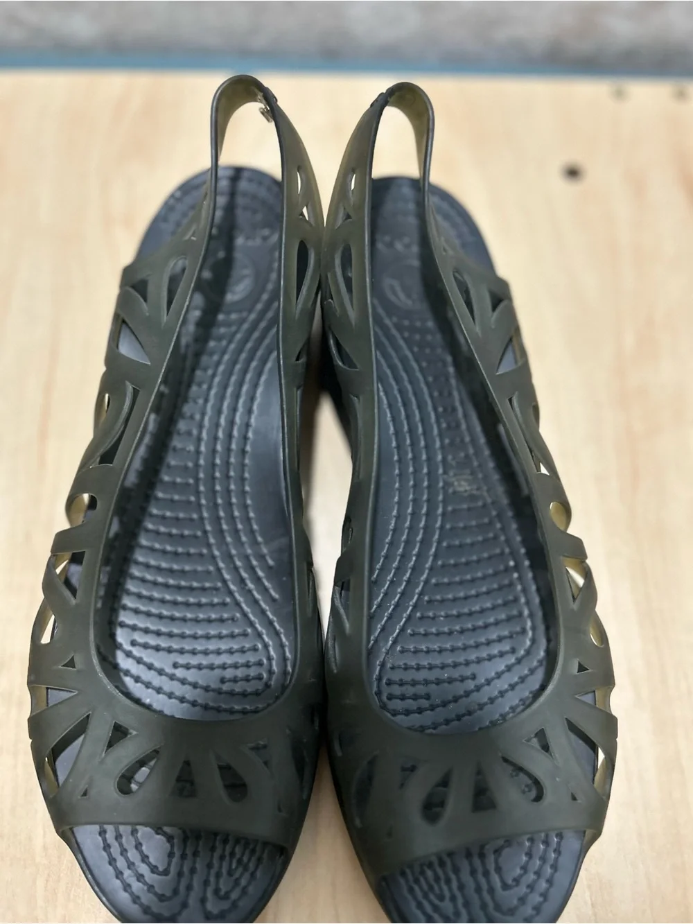 black Crocs Adrina III cutout jelly flats women’s size 10
